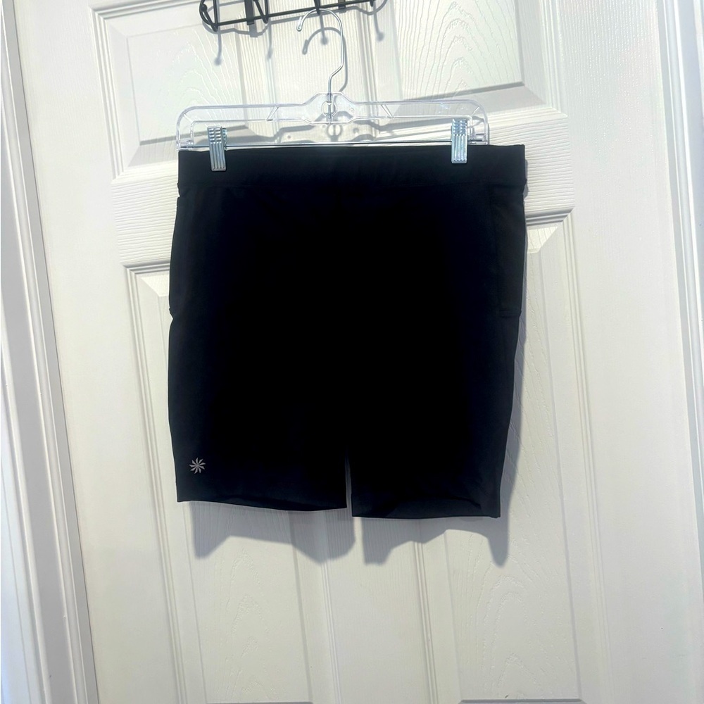Athleta Tear Away B4 U Play Black Shorts Size XL. Style # 43024.